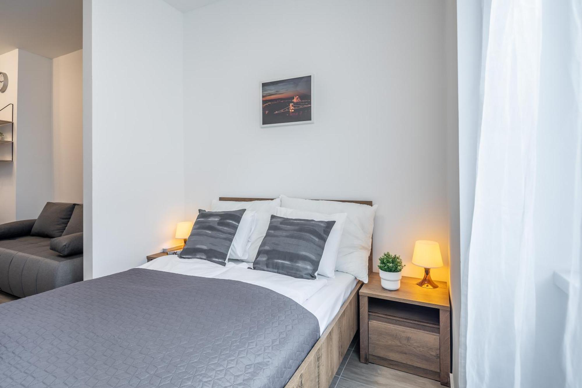 Apartmán And Homey With Good Transport Link *